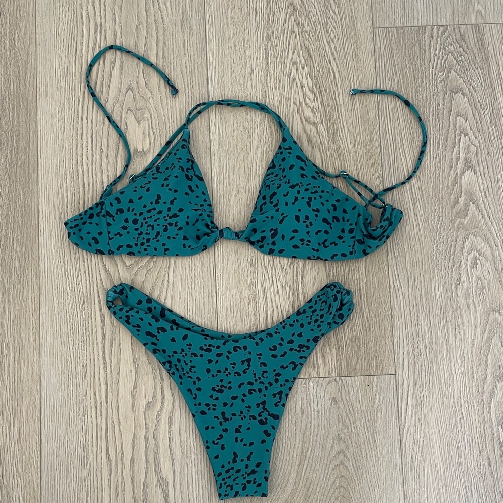 Skatie print bikini set